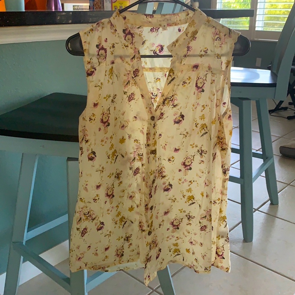 Juniors medium button down top